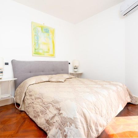 Perla Marina Sea View Apartment Catania Ngoại thất bức ảnh