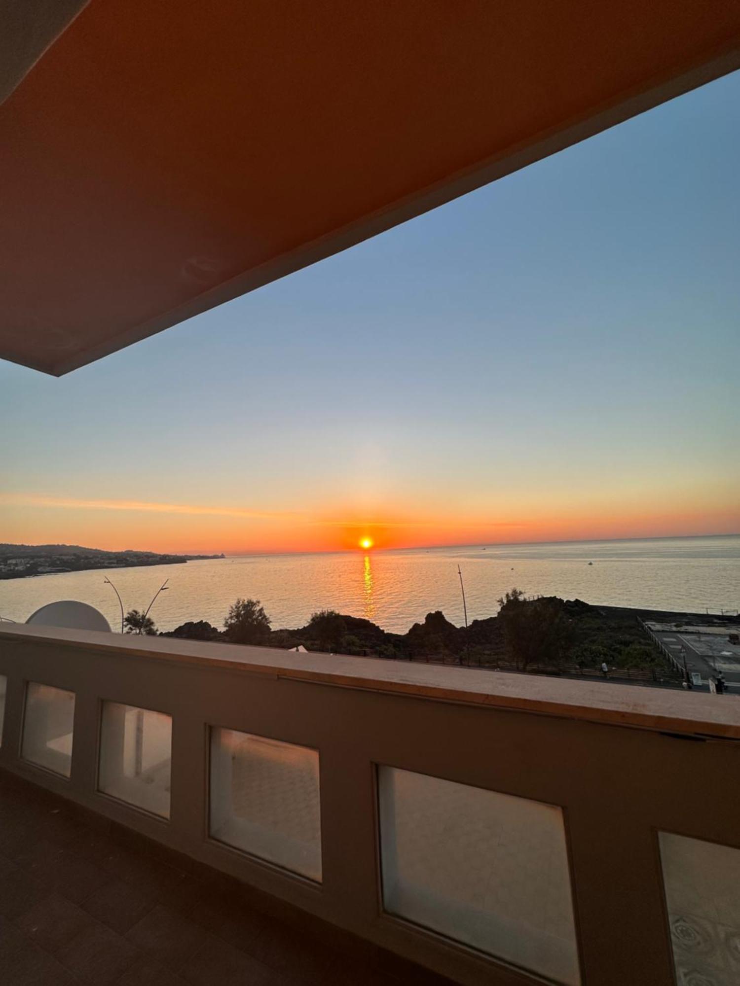 Perla Marina Sea View Apartment Catania Ngoại thất bức ảnh